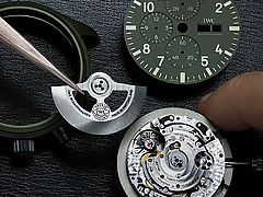 手表进水后零件生锈怎么解决？（尊皇手表除锈及零件修复方法）