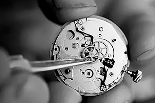 尊皇机械表走时误差大怎么办？（原因分析与解决方法）