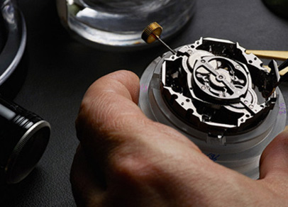 尊皇手表如何更换电池（电池更换）