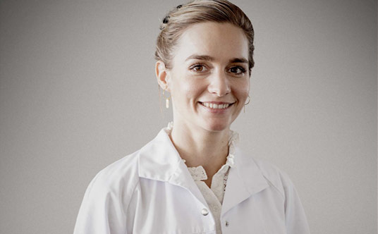 北京尊皇维修中心技师：玛丽